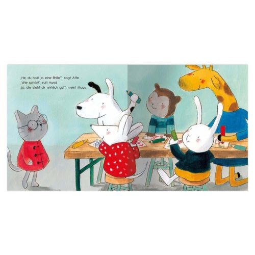 Illustrierte Tiere in einem Klassenzimmer, die mit Schulsachen an Tischen sitzen und sich fröhlich unterhalten.