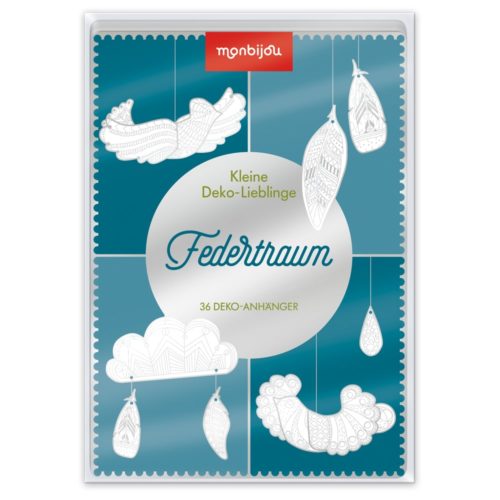 Paket mit dekorativem Federschmuck auf blauem Grund, mit der Aufschrift „Federtraum“ von monbijou.