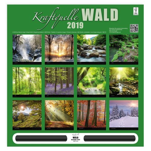 Kalender mit 12 Naturfotos von Wäldern und Landschaften mit der Beschriftung „Kraftquelle Wald 2019“ in grüner Schrift.