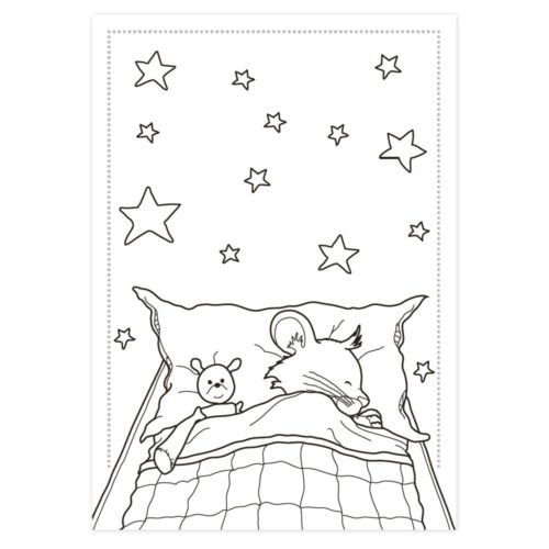Eine schlafende Maus kuschelt mit einem Teddybär unter einem Sternenhimmel ins Bett.