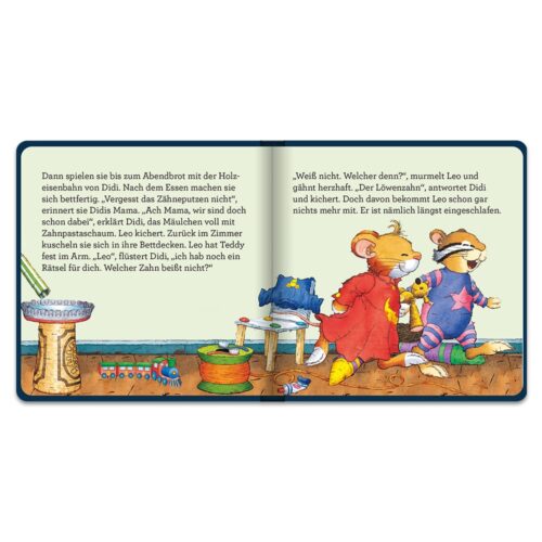 Illustration von Tieren in Pyjamas, Spielzeug auf dem Boden und deutschem Text auf einer aufgeschlagenen Buchseite.