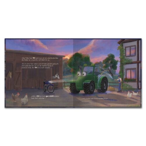 Kinderbuchillustration eines grünen Traktors, eines Motorrads und Hühnern auf einem Bauernhof mit deutschem Text.