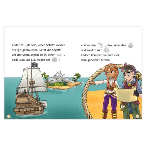 Piratenkinder stehen mit Schatzkarte an einem Strand. In der Ferne segelt ein Piratenschiff auf eine Berginsel zu.